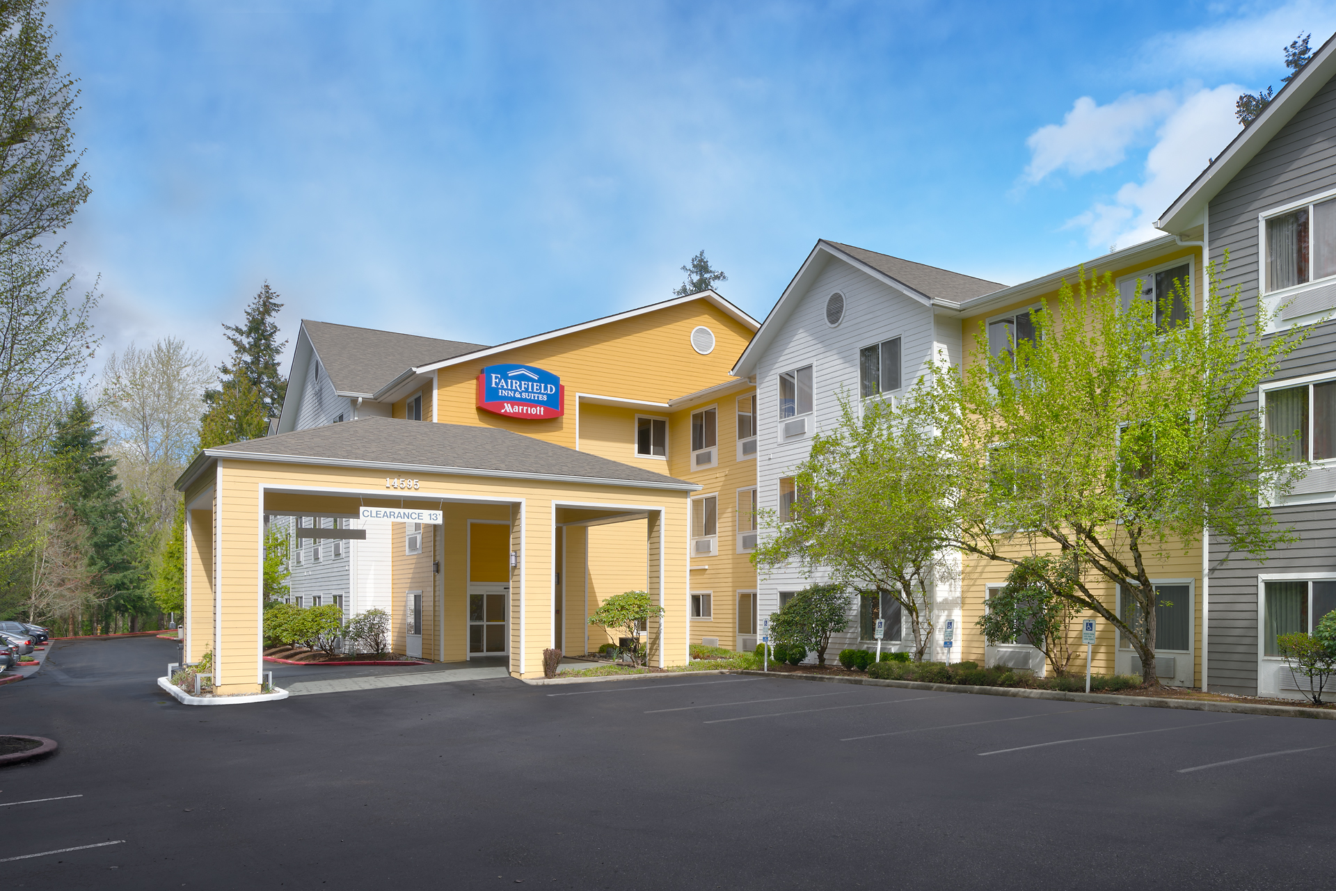 Fairfield Inn &amp; Suites Seattle Bellevue/Redmond (5.2 miles)